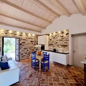 Stazzo La Quercia Piscina Condivisa San Teodoro (Sardinia)